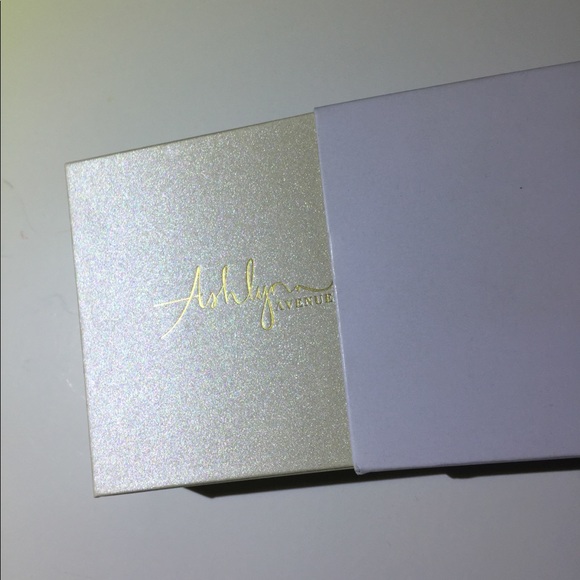 White gold plated size 8 ring - Picture 4 of 8